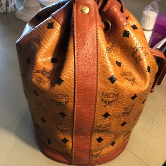 MCM Munich Leather Bag with COA - Picture 9 of 15